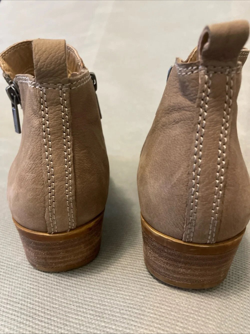 Lucky Brand Women's Ankle Bootie Boot Size 7 Taupe Leather 1.5” Heel - Picture 6 of 10